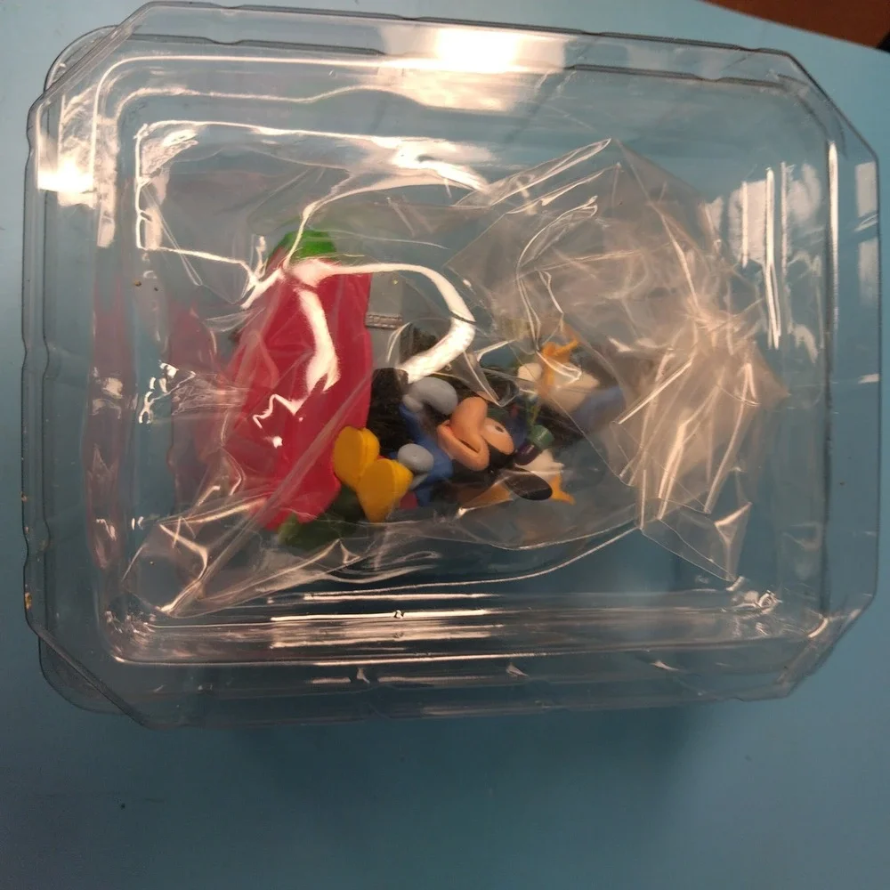 Hallmark Keepsake Disney Trimming the Tree Mickey and Donald Ornament 2007 New